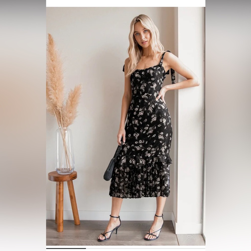 Lulus black floral midi dress